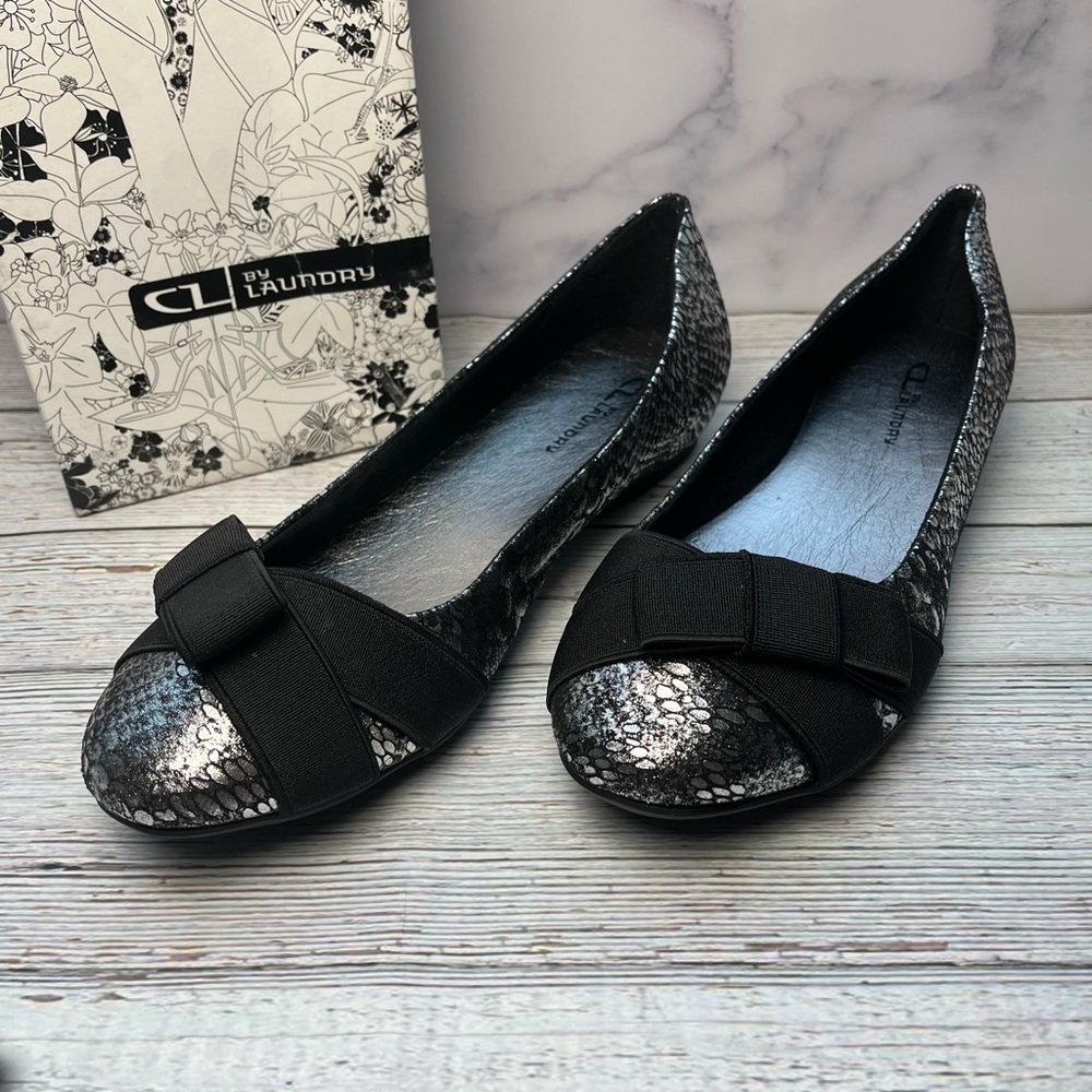 CL By Laundry Amuse Black and Silver Flats (Size 10)